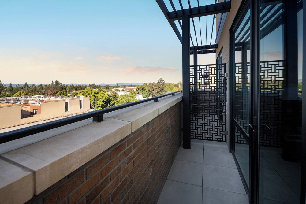 AC Hotel by Marriott Santa Rosa Sonoma Wine Country - photo 12