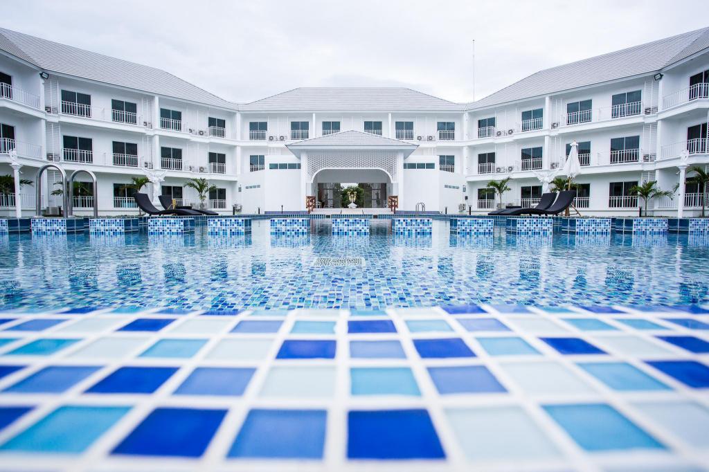 White House Hotel — Tak — photo 4