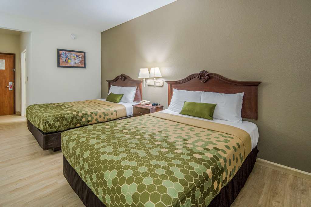 Econo Lodge Weatherford - photo 20