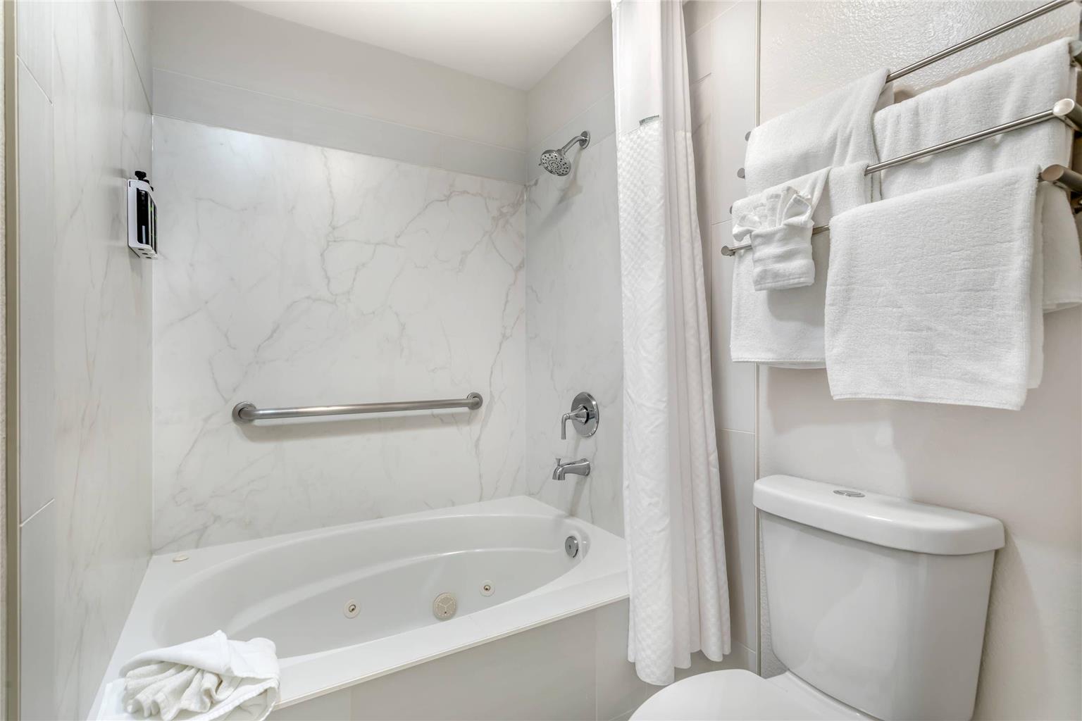 University Park Inn & Suites an Ascend Collection Hotel - photo 23