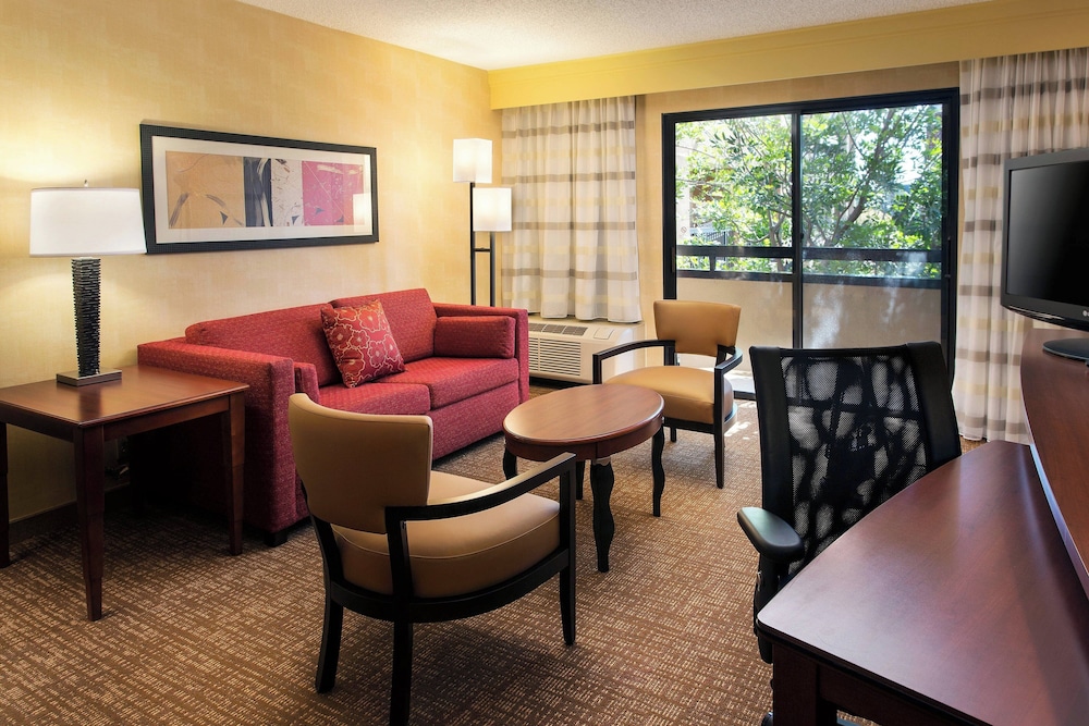Courtyard by Marriott Costa Mesa South Coast Metro - photo 12