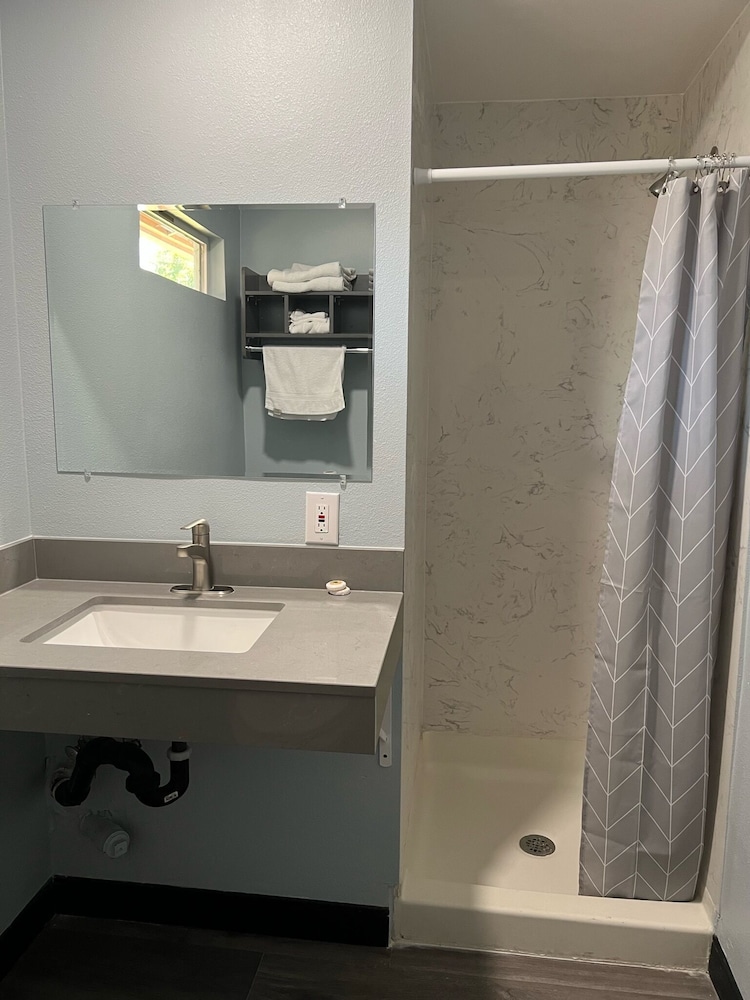 Travel Inn Gilroy - photo 11