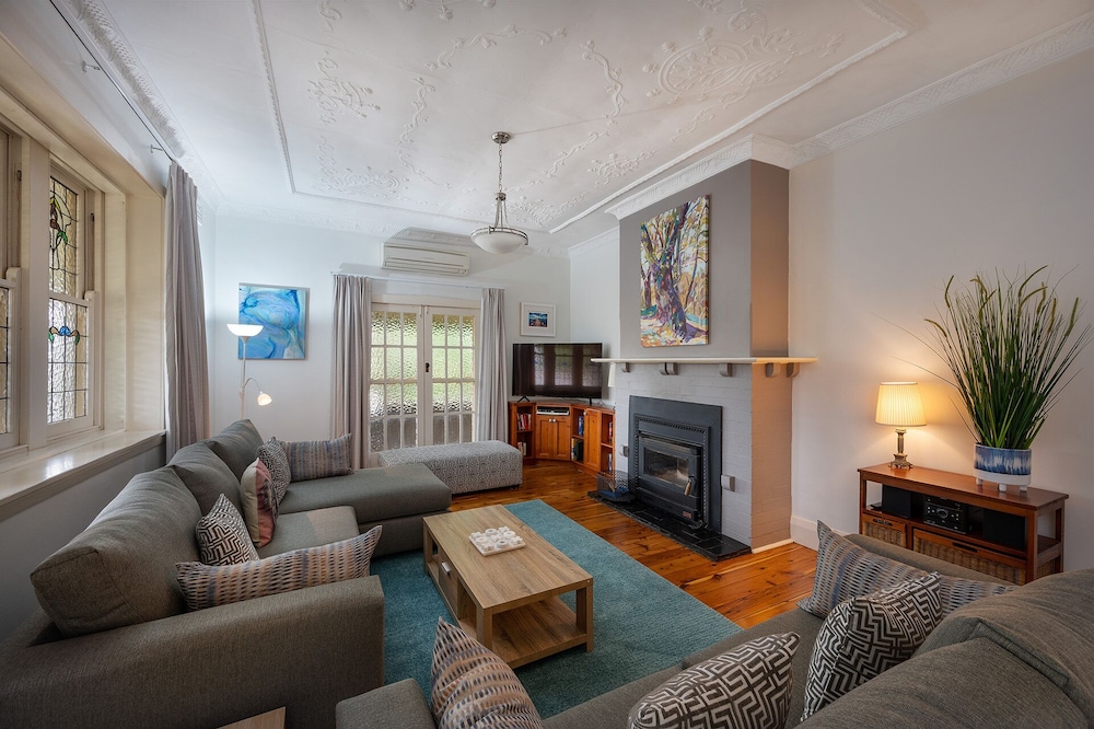 ‘Kyona’ by Your Innkeeper Mudgee in Mudgee, Australia