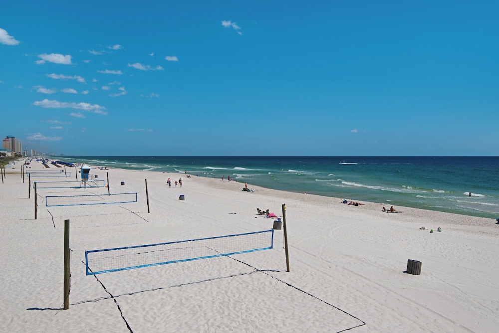 Treasure Island Unit 2011: Sunset Sands 2 Bed 2 Bath Retreat Sleeps 8 — 4-Star Luxury Hotel in Panama City Beach, United States