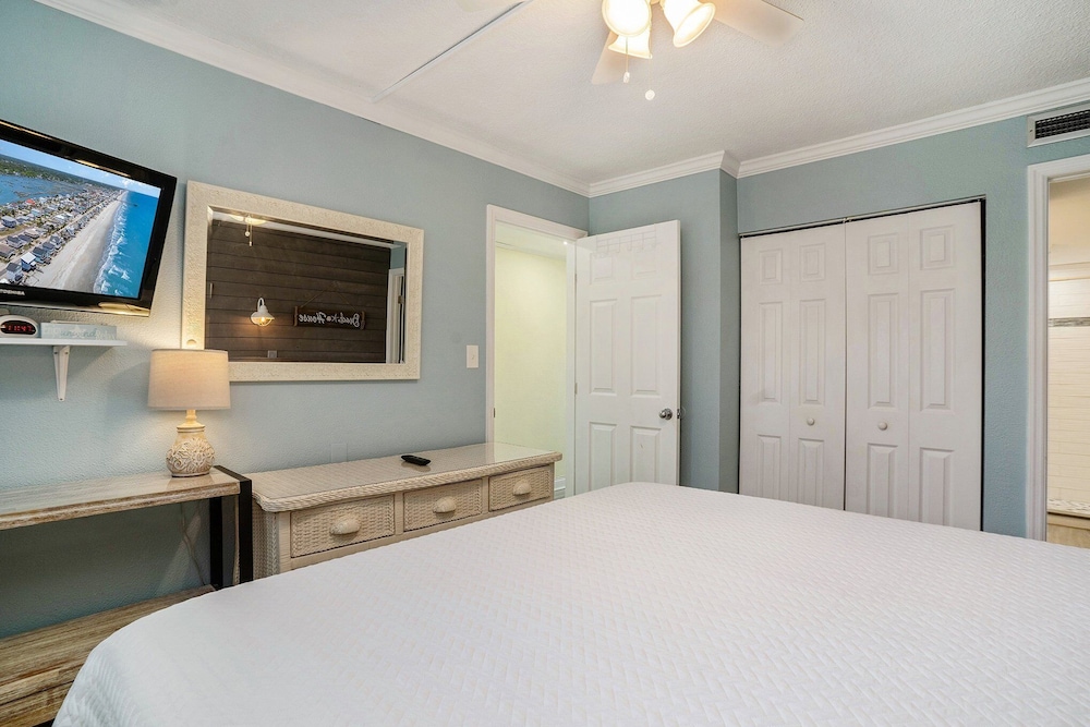 0906 Waters Edge Resort 1 Bedroom Condo by RedAwning - photo 3