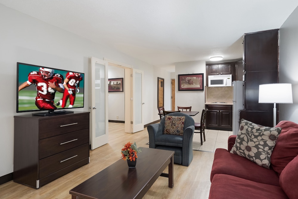 Red Roof Inn & Suites Jacksonville NC - photo 21