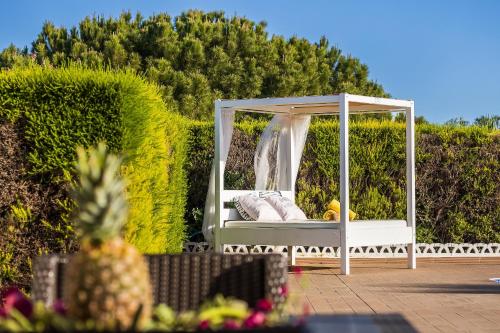 Loendros Calma Moradia com Piscina Privada Guia — 4-Star Luxury Hotel in Guia, Portugal