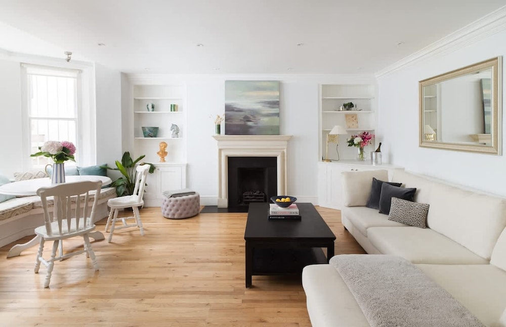 Holland Park 2 Bed — 4-Star Luxury Hotel in London, United Kingdom