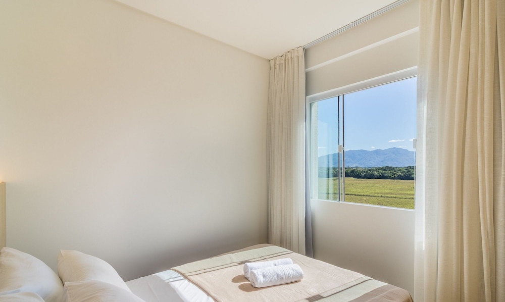 Modern Apartment with barbecue in Porto Belo LDA0703
