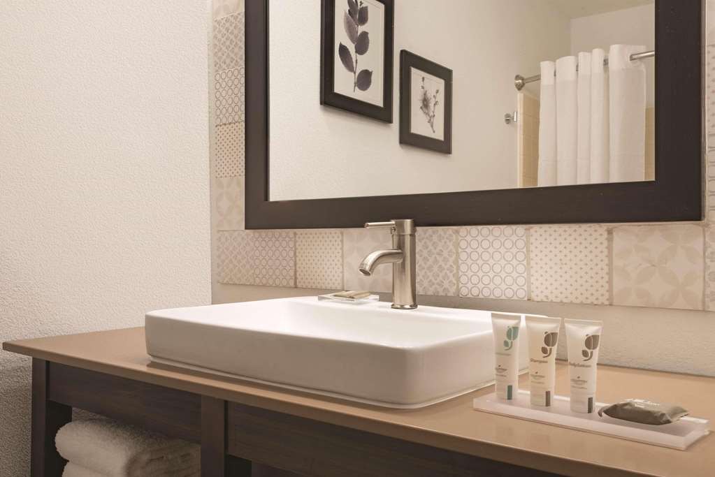 Country Inn & Suites by Radisson Pella IA - photo 9