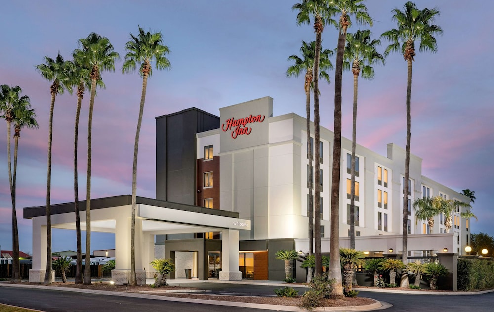 Hampton Inn Laredo - photo 25
