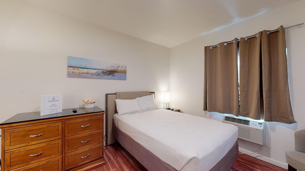 Anchor Pointe Inn - photo 22