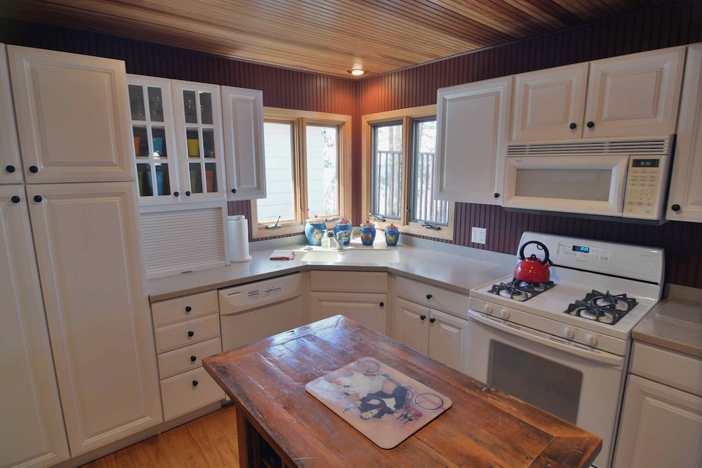 Sunset Shores Retreat - photo 18
