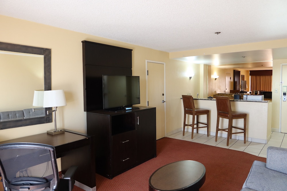 GreenTree Hotel Phoenix West - photo 9