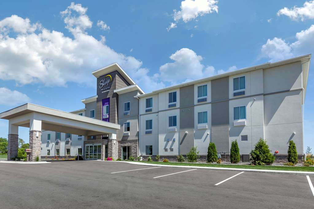 Sleep Inn & Suites Lancaster Platteville - photo 2