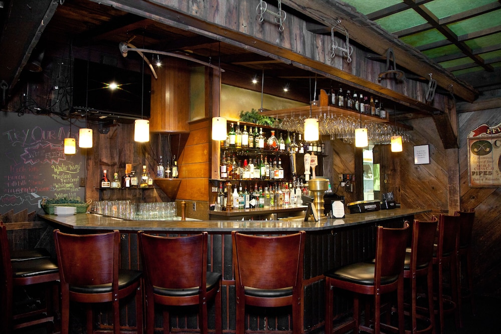 Concord's Colonial Inn - photo 21