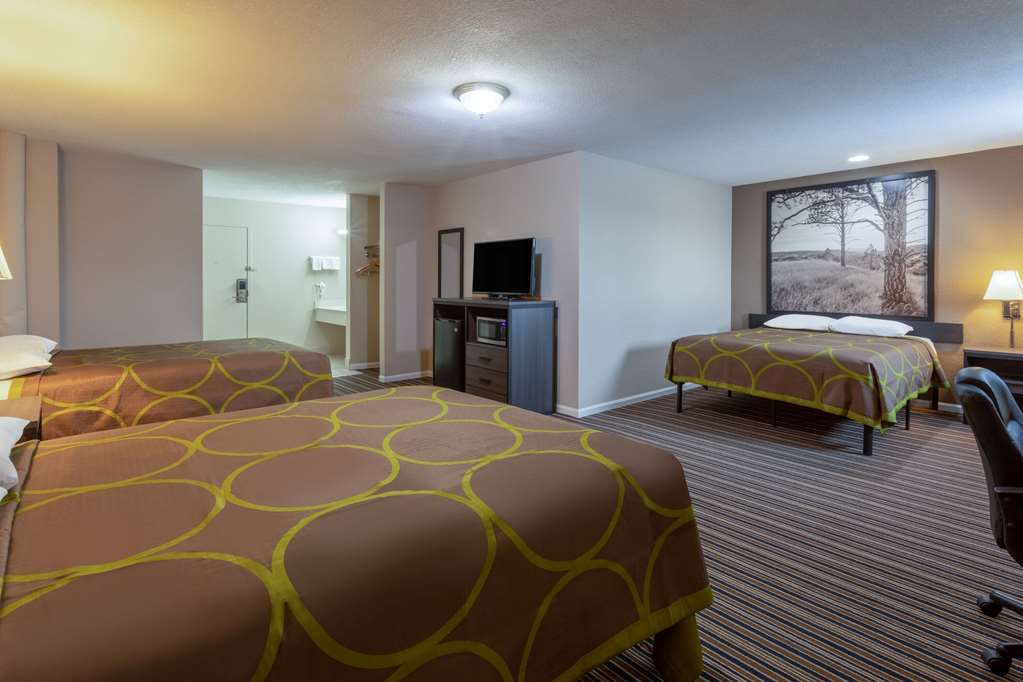 Super 8 by Wyndham Missouri Valley - photo 30