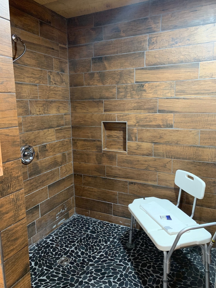 Americas Best Value Inn Wall - photo 87