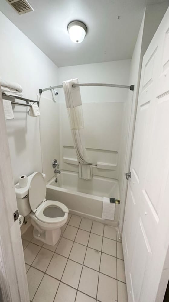 Executive Inn Ridgeway I 77 - photo 25