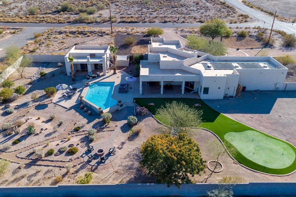Mountain Majesty Escape with Pool in Queen Creek — 4-Star Luxury Hotel in Queen Creek, United States