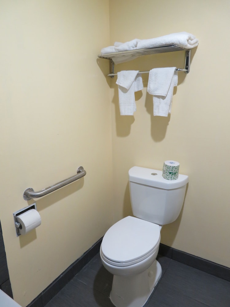 Royal Crest Motel - photo 23