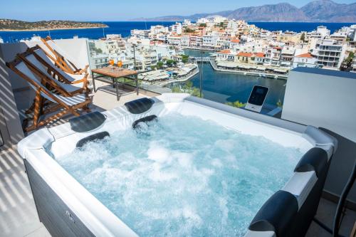 Gioma Luxury Suites Lake View Jacuzzi — 4-Star Luxury Hotel in Agios Nikolaos, Greece