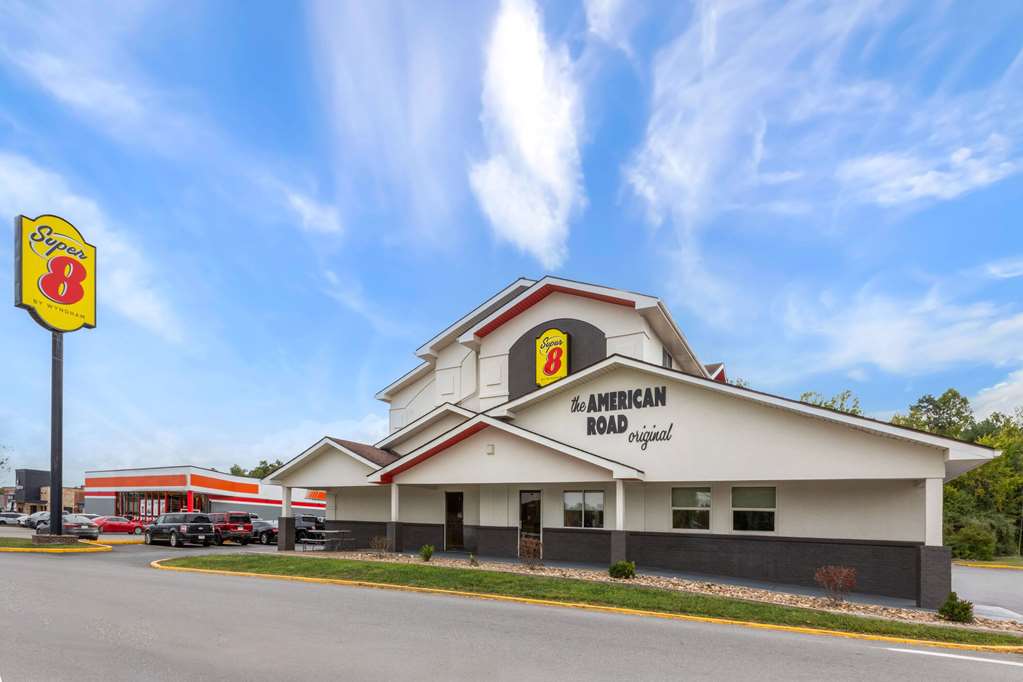 Super 8 by Wyndham Summersville - featured photo