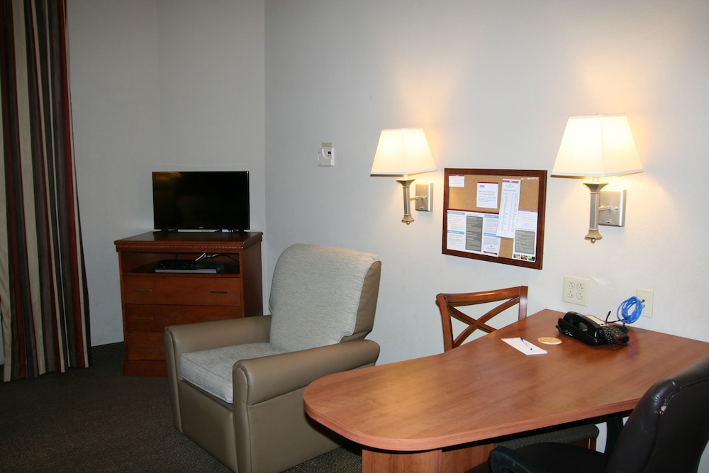 Candlewood Suites Bordentown Trenton by IHG - photo 28