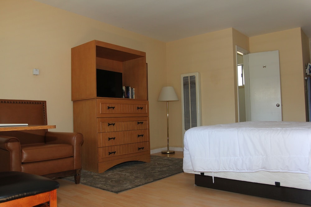Big Pines Mountain House - photo 9