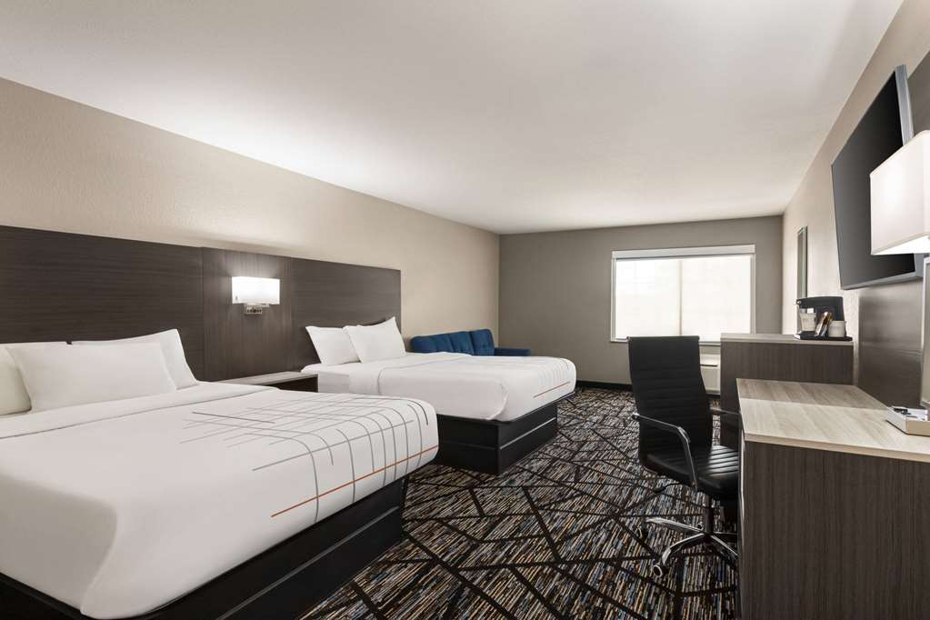La Quinta Inn & Suites by Wyndham San Antonio N Stone Oak - photo 20