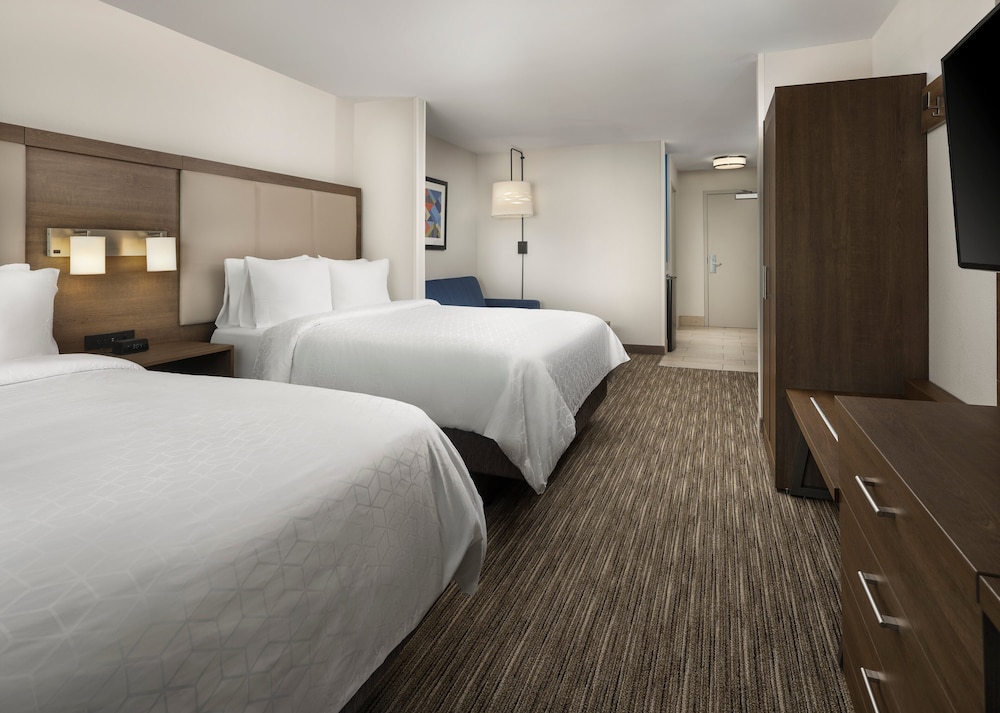 Holiday Inn Express & Suites Olive Branch by IHG - photo 9