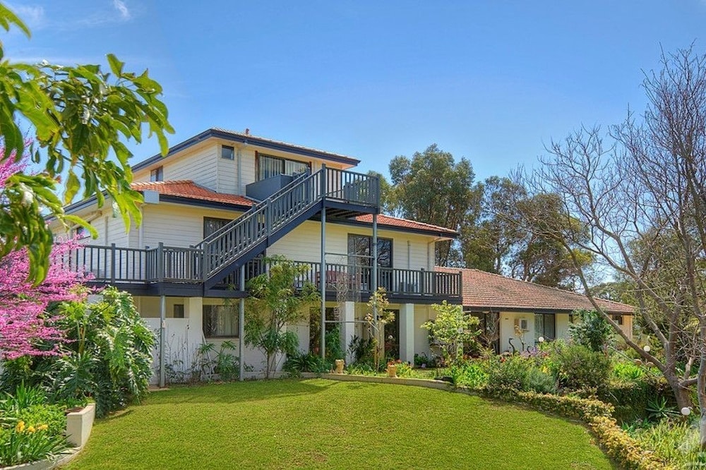 Martin Fields Beach Retreat — carbon neutral stay, Busselton