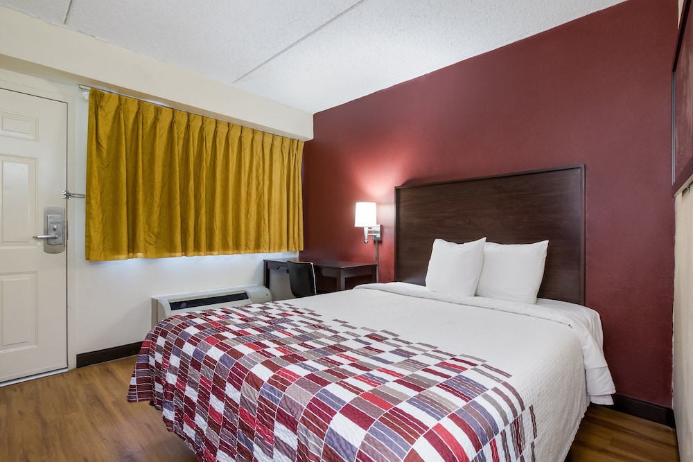 Red Roof Inn Shelbyville - photo 15