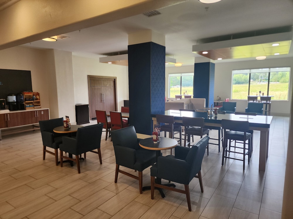 Holiday Inn Express Heber Springs by IHG - photo 26