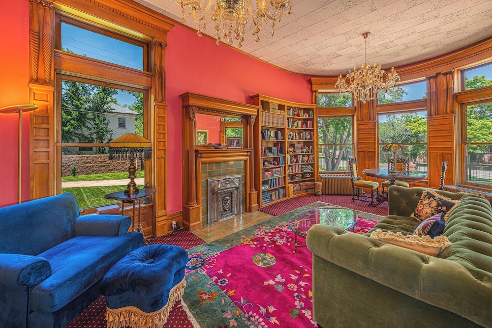 Orman Mansion Pueblo's Most Luxurious Stay - photo 11