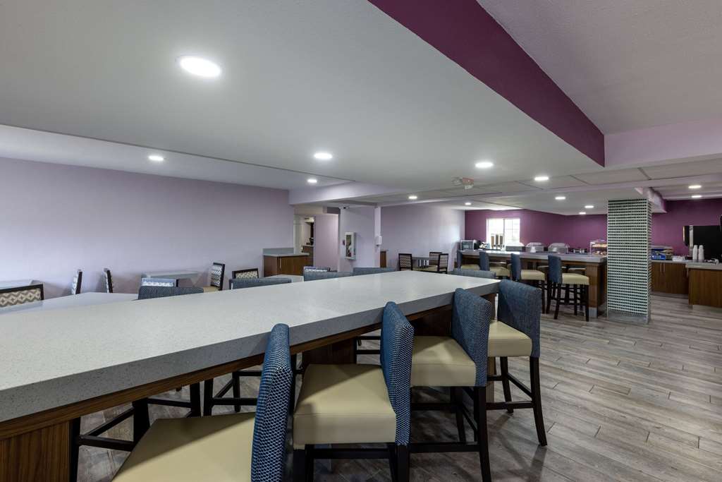 La Quinta Inn by Wyndham Kansas City Lenexa - photo 44
