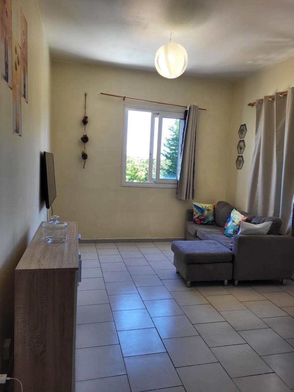 F2 Proches de Toutes Commodites - carbon neutral hotel in Ducos