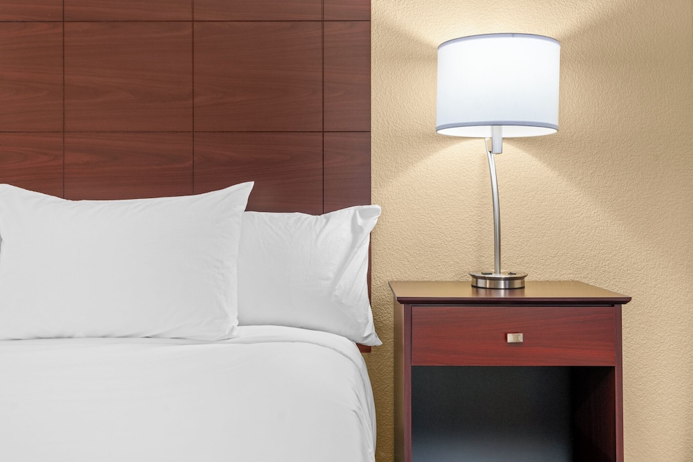 Cobblestone Hotel & Suites Lynden - photo 15