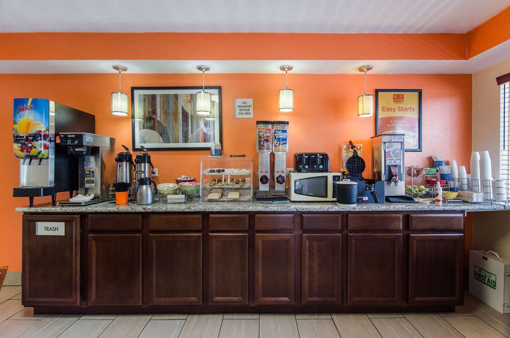 Econo Lodge Near Motor Speedway - photo 26