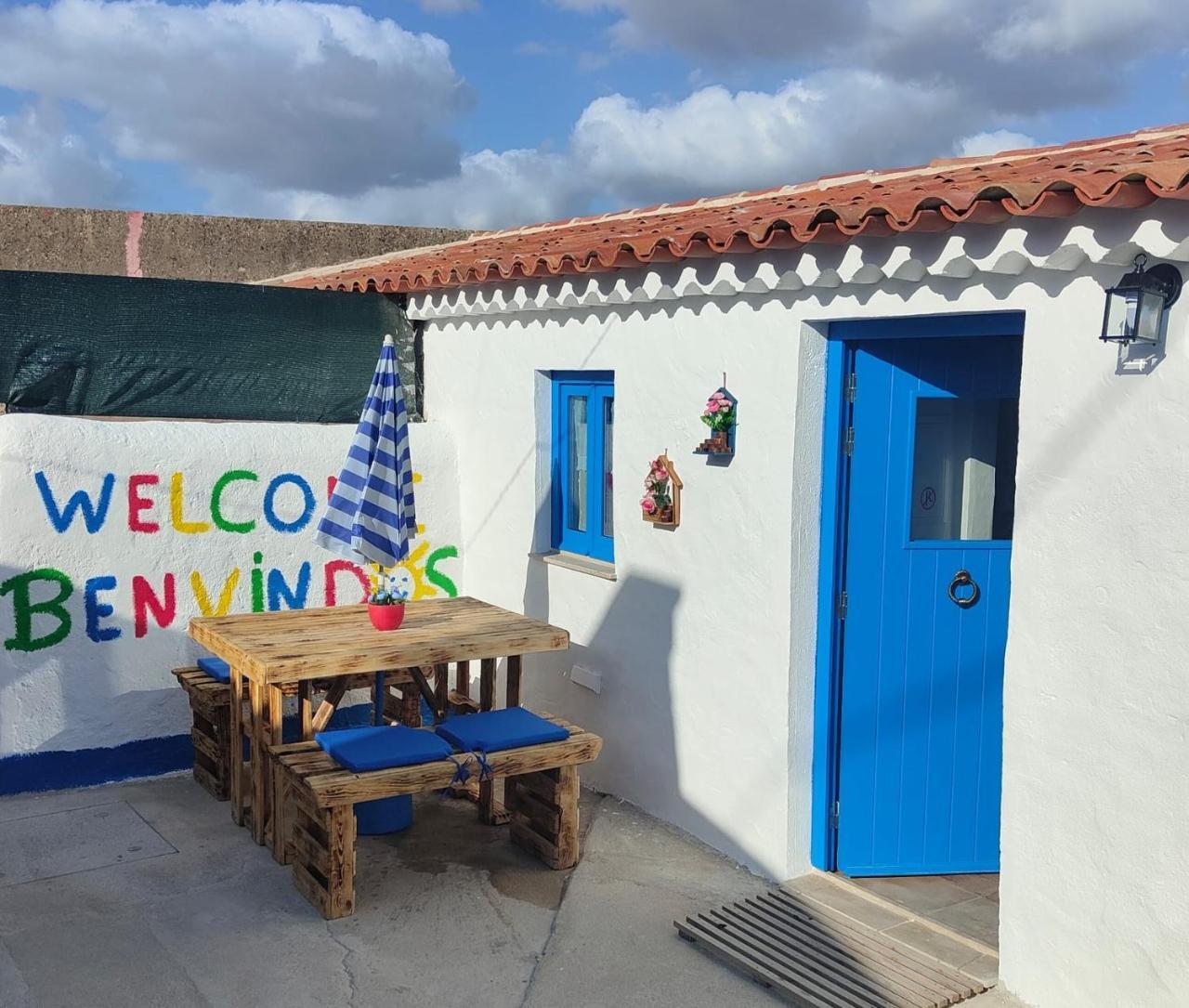 Casal dos Carpinteiros Carpenters Couple in Santa Cruz, Portugal