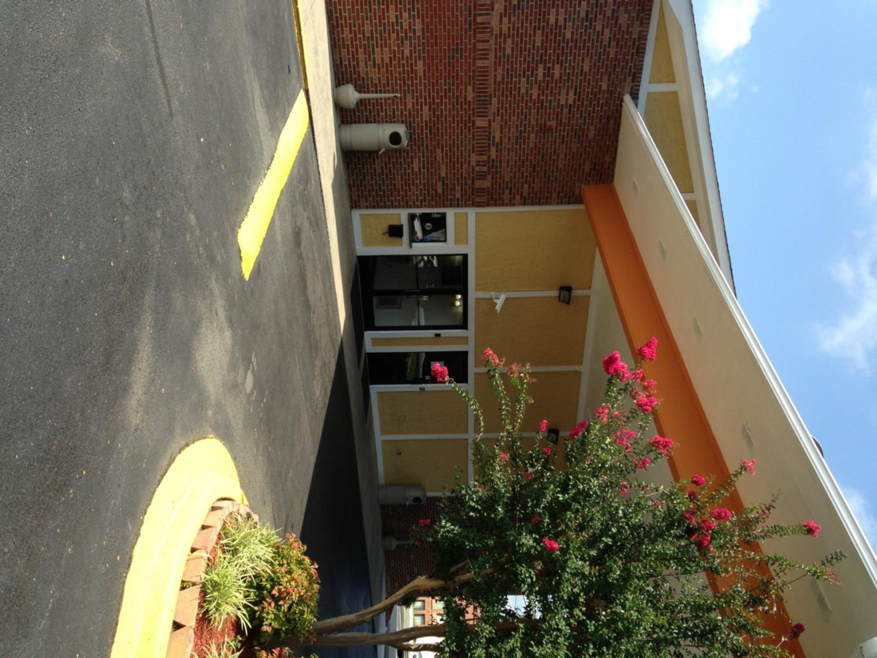 Super 8 by Wyndham Charlotte University - photo 43