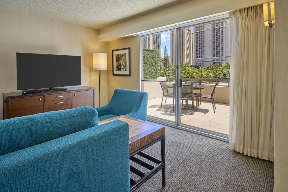 DoubleTree by Hilton Hotel Alana Waikiki Beach - photo 30