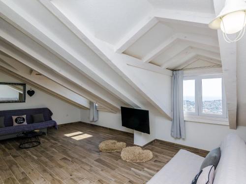 Apartments Life Two Bedroom Apartment with Balcony and Sea View