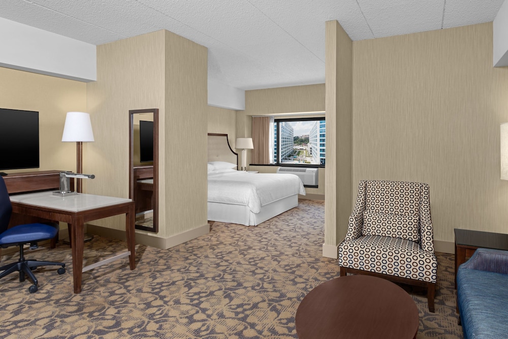 Sheraton Lincoln Harbor Hotel - photo 10