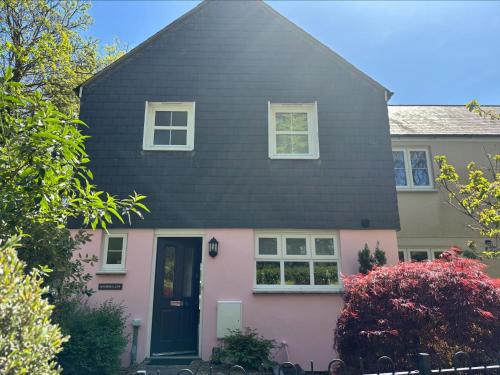 Holiday Home Marshmallow House by Interhome — 4-Star Luxury Hotel in St Austell, United Kingdom
