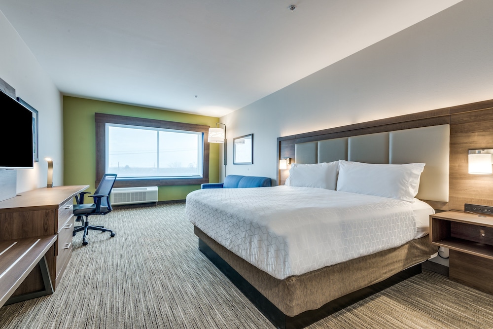 Holiday Inn Express & Suites Denton South by IHG - photo 9
