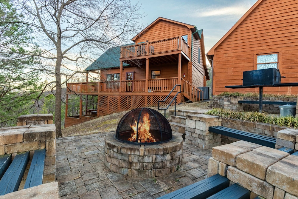 Smoky Overlook — 5-Star Luxury Hotel in Sevierville, United States