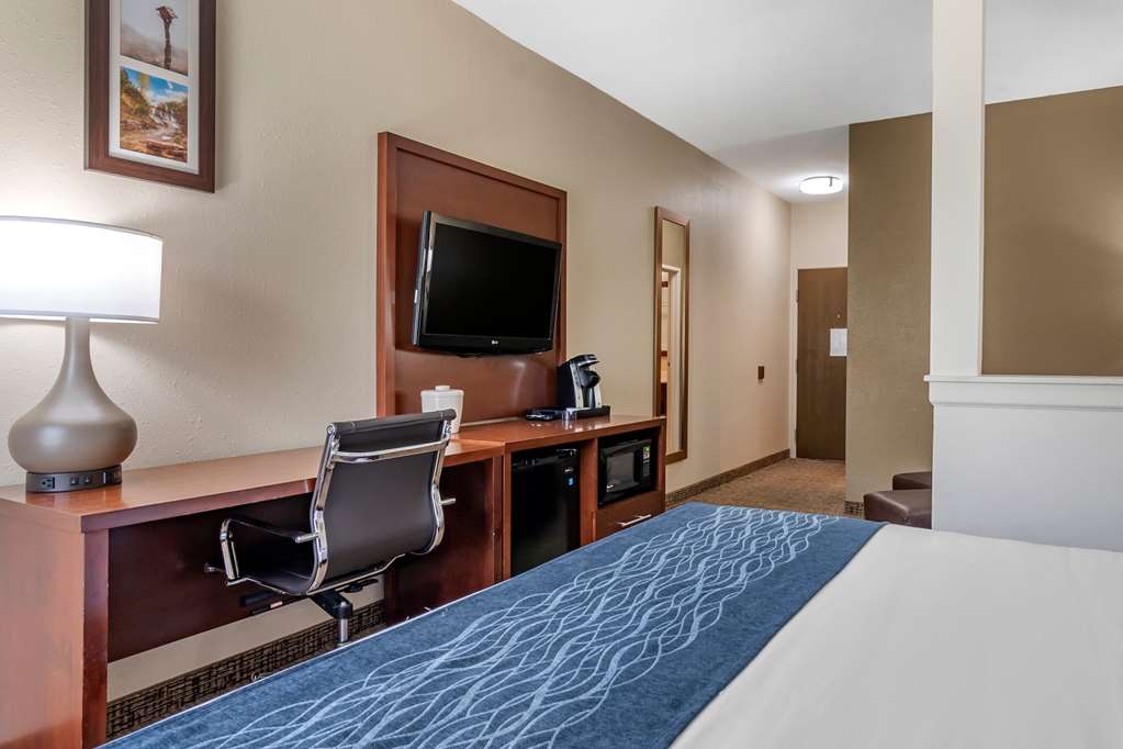 Comfort Inn & Suites Junction City near Fort Riley - photo 22