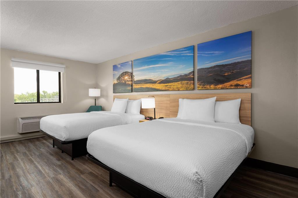Days Inn and Suites by Wyndham Hammond IN - photo 9