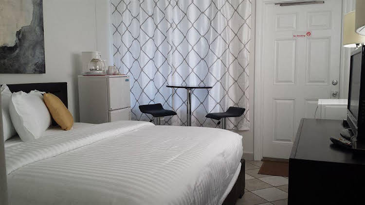 Captain's Quarters Resort - photo 2